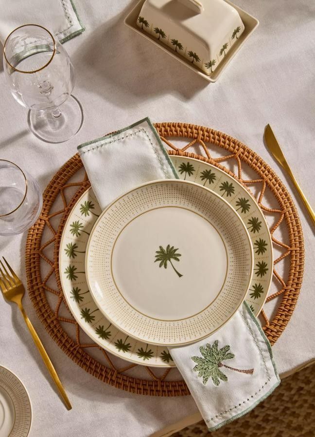 Everyday tableware details