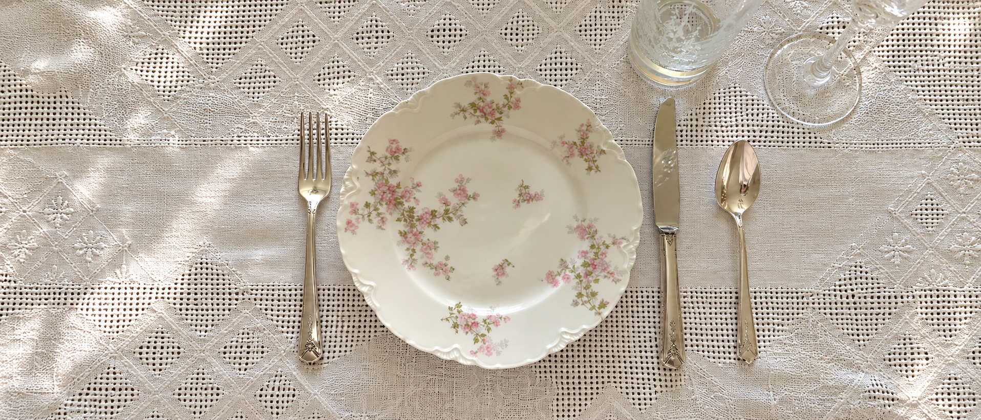 Everyday tableware and relaxed dining